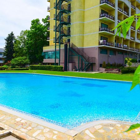 Charming Sunny Apartment+Swimming Pool St Constantin et Helena Extérieur photo