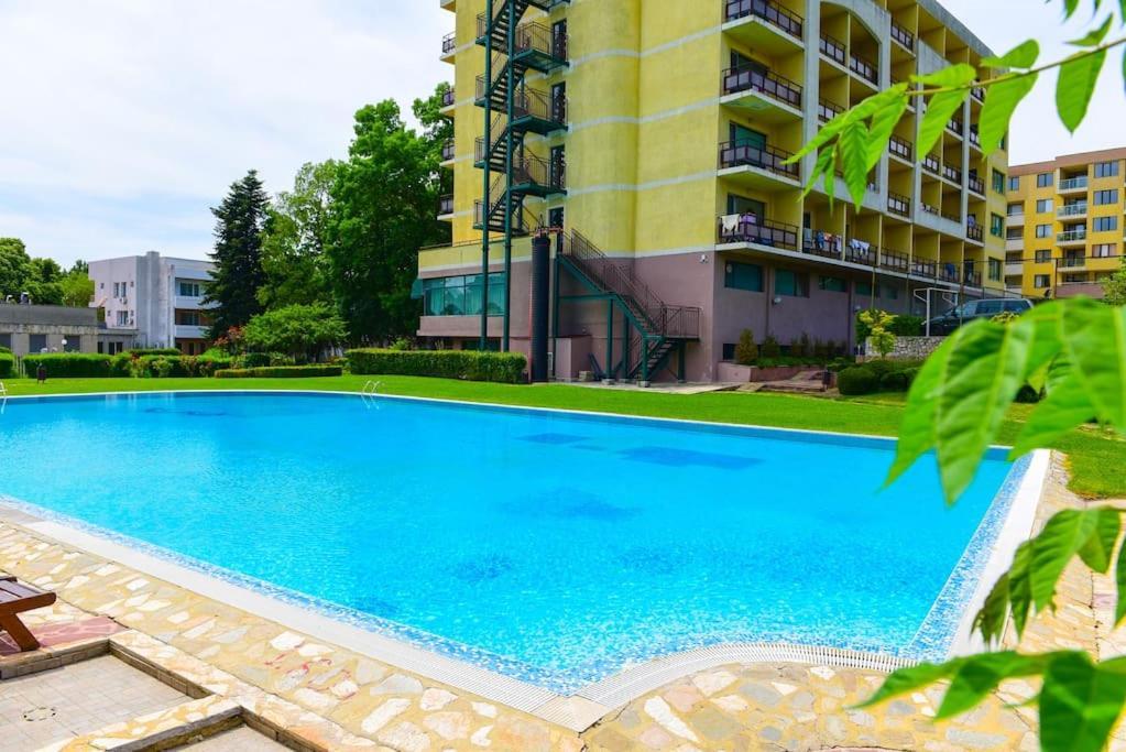 Charming Sunny Apartment+Swimming Pool St Constantin et Helena Extérieur photo