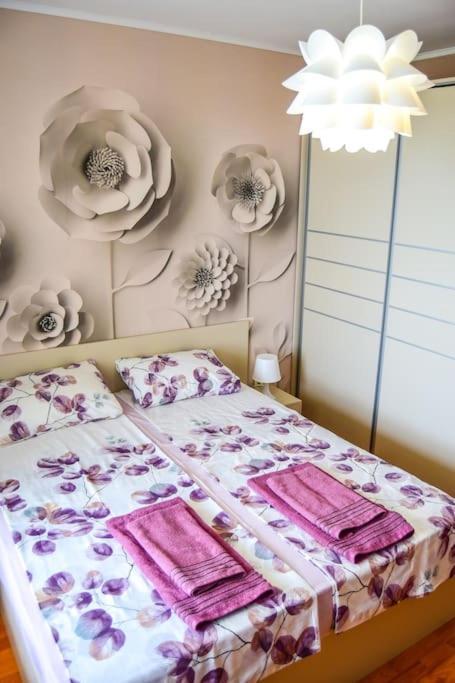 Charming Sunny Apartment+Swimming Pool St Constantin et Helena Extérieur photo